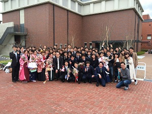 2015年度卒業写真 in 京都薬科大学BSRC前